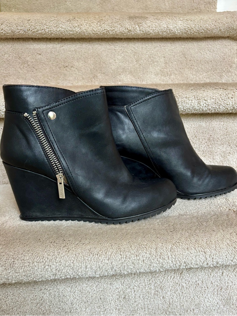 Kenneth Cole Reaction Black Wedge Ankle Booties with Side Zip Detail